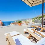 Mate Ledic Πανσιόν 3*