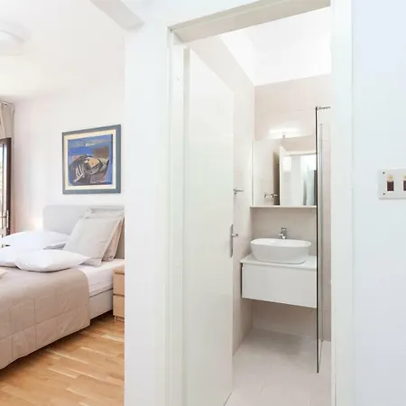 Mate Ledic Casa de hóspedes Brela